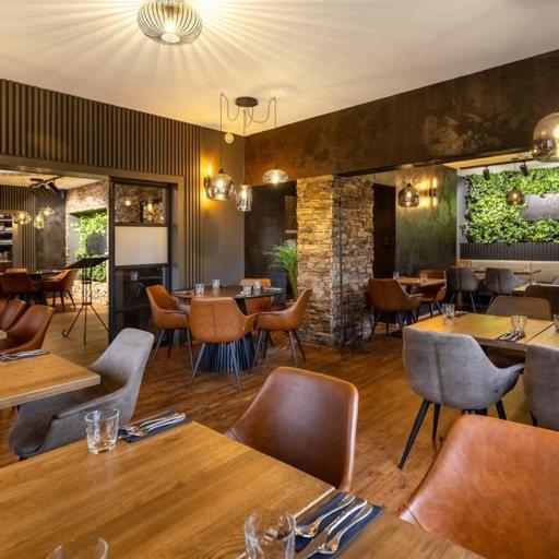 Garden Restaurant & Pension باردوبيتسه المظهر الخارجي الصورة