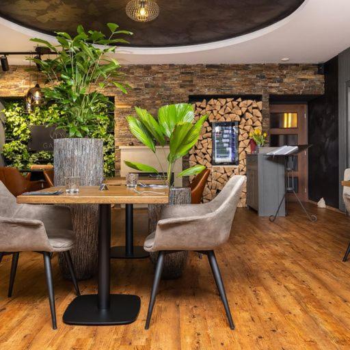 Garden Restaurant & Pension باردوبيتسه المظهر الخارجي الصورة
